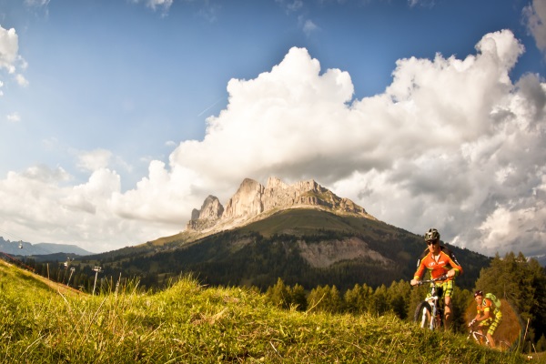 Panorama ein Radfahrer Rosengarten 2